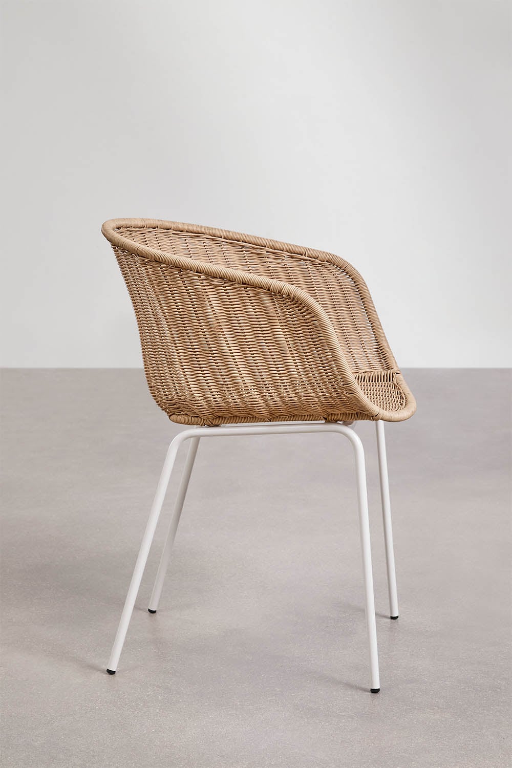 New Tulua dining chair with armrests in synthetic rattan and steel, gallery image 2