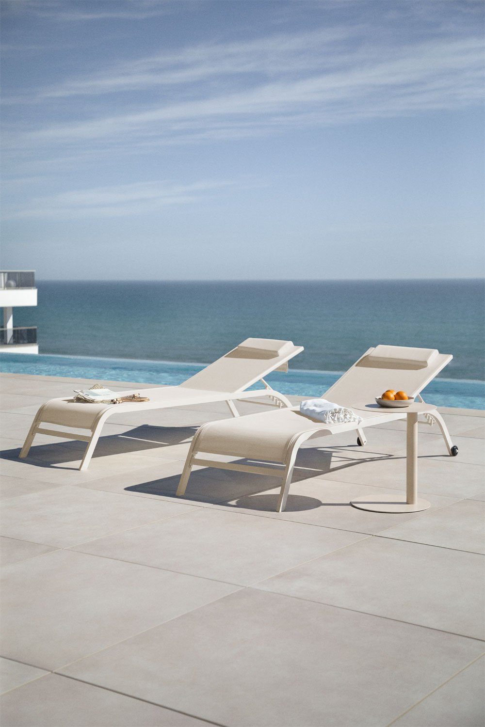 Reclining sun lounger with Therys cushion, gallery image 1