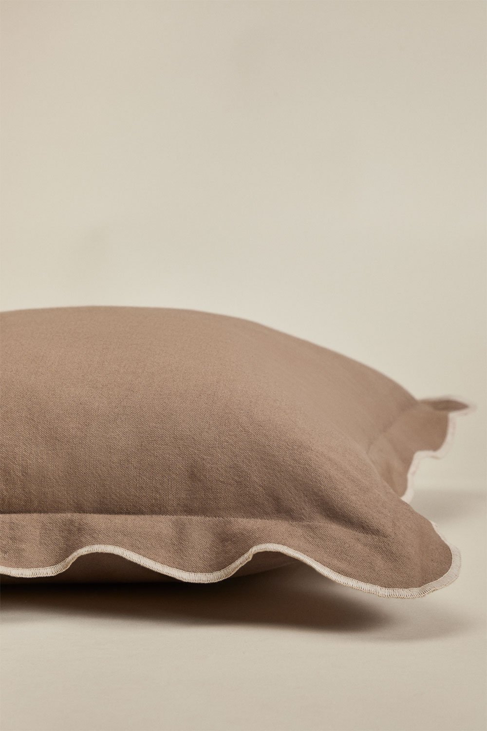 Square cushion 45x45 cm in Kovey cotton, gallery image 3