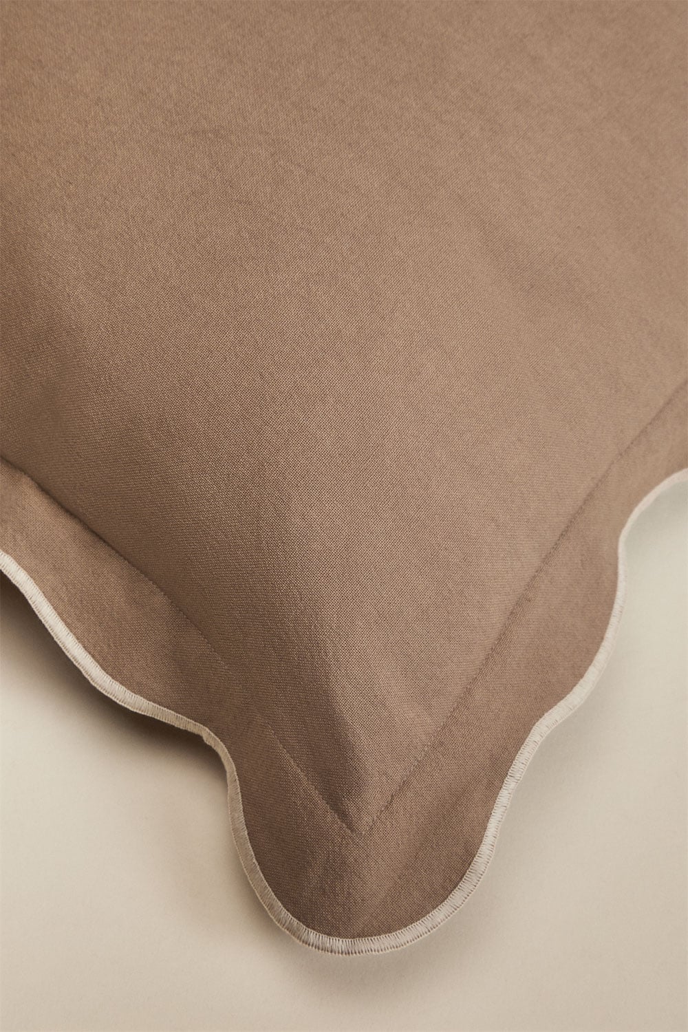 Square cushion 45x45 cm in Kovey cotton, gallery image 4