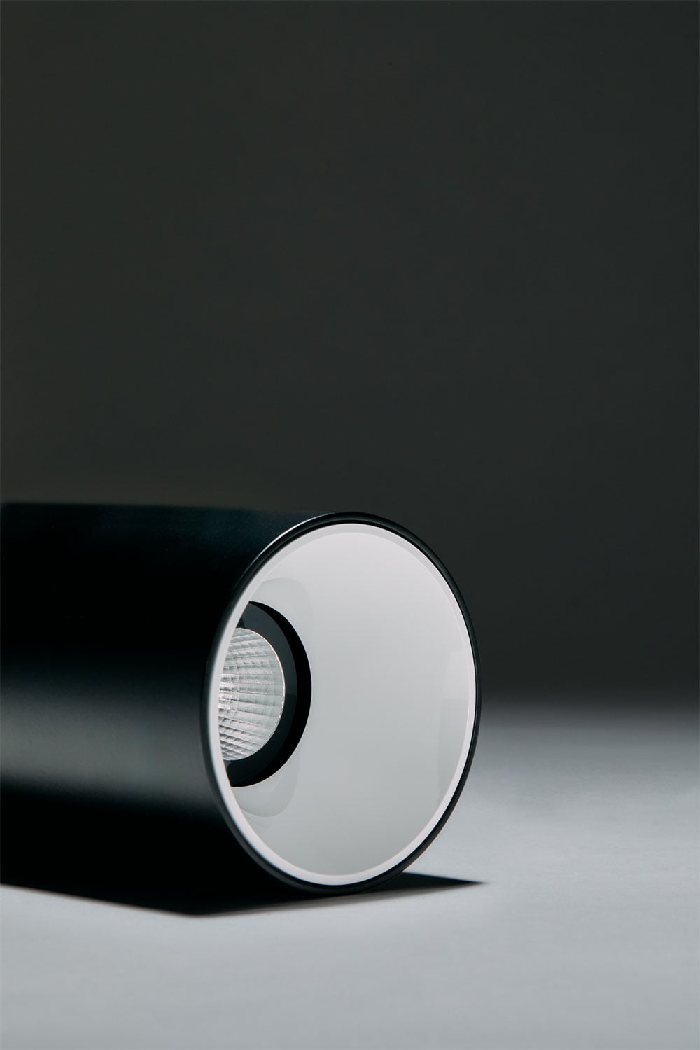 Round Ø7.2 cm surface-mounted LED ceiling light in Luisiana aluminum, imagen de galeria 3