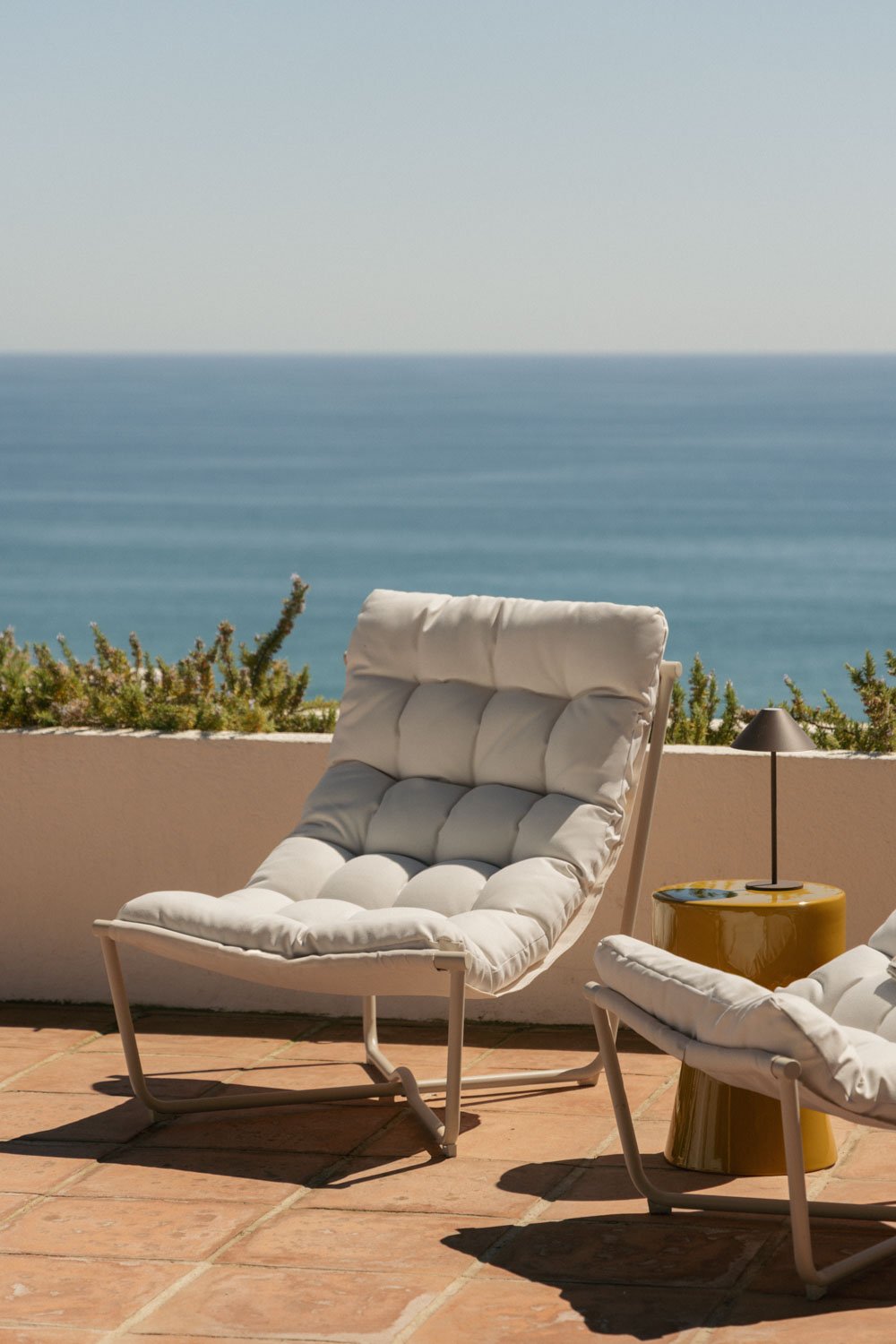 Pack of 2 Zaylon steel garden armchairs, gallery image 2