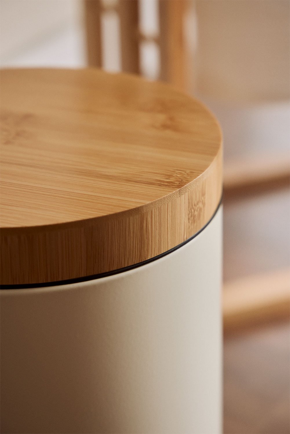 Galvanized steel and bamboo pedal bin Sosua, gallery image 2