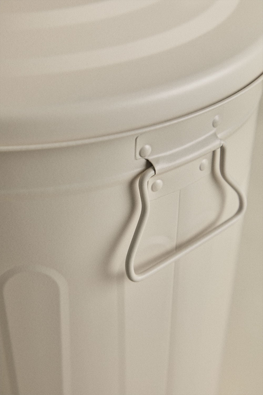 Outdoor trash can with lid in galvanized steel Susi, gallery image 3