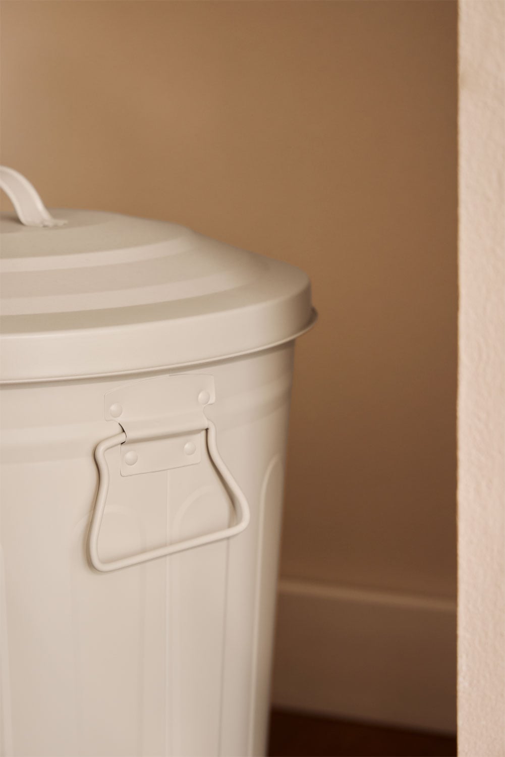 Trash can with lid in galvanized steel Susi, gallery image 2