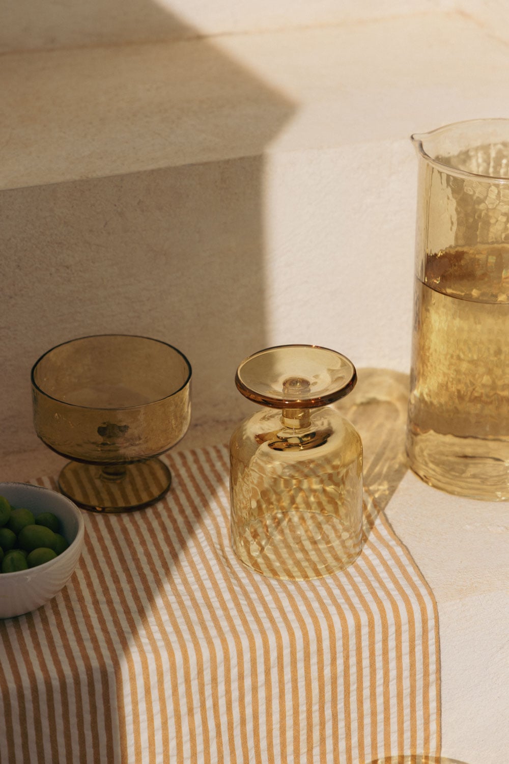 Pack of 4 wine glasses 38 cl in Leomie glass, gallery image 1