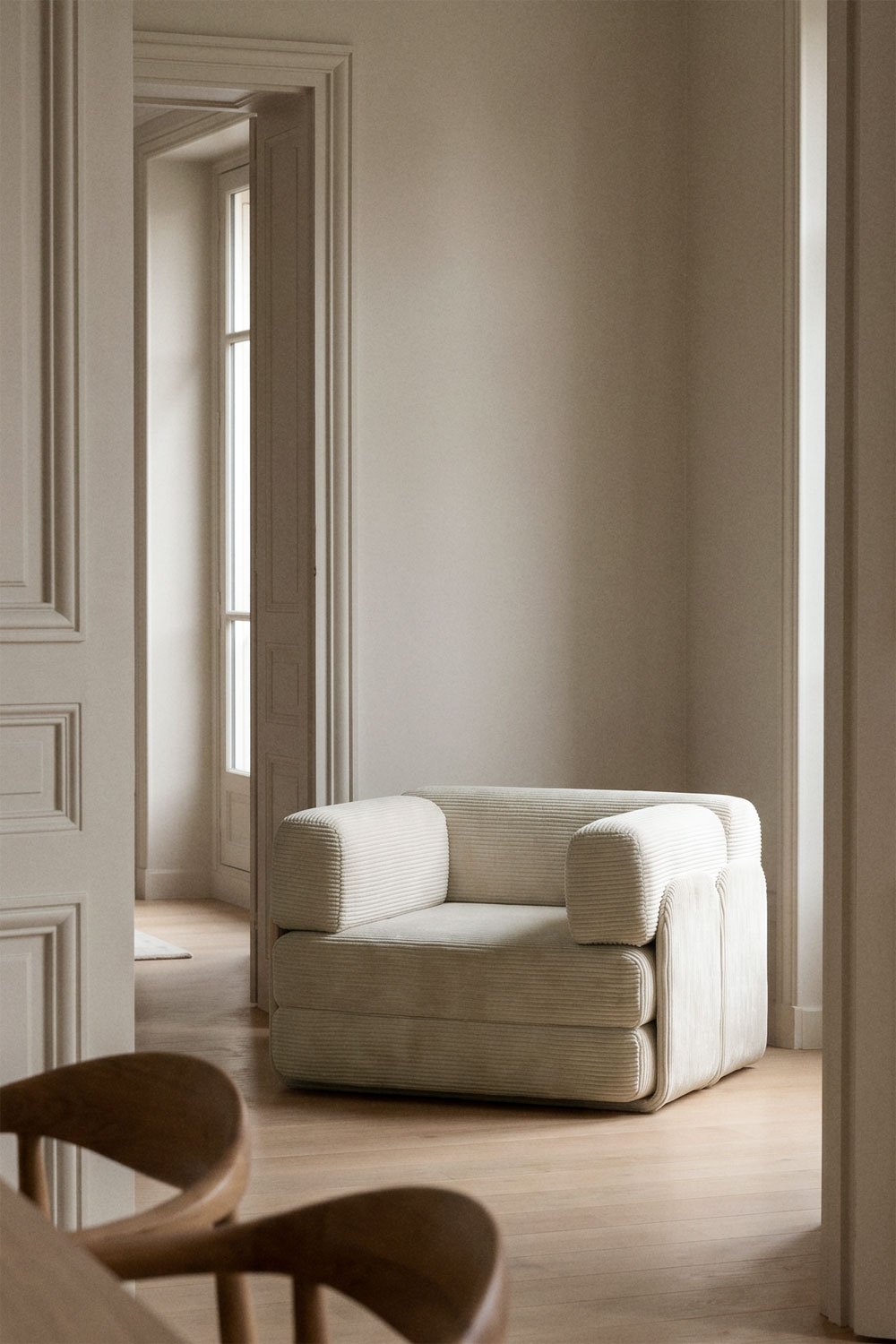 Vacuum-packed velvet armchair bed Kyoto, gallery image 1