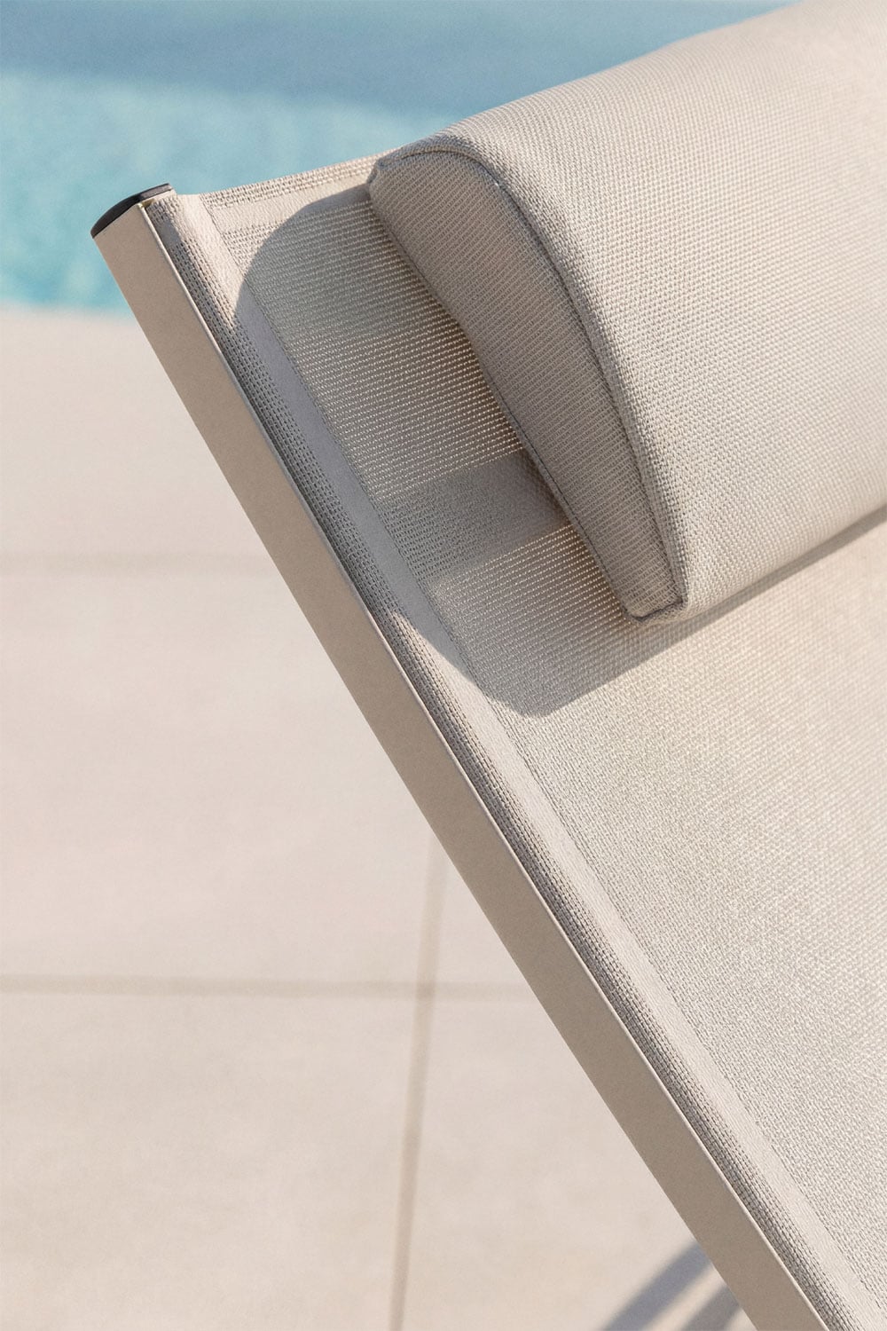 Reclining aluminum sun lounger with Dulem cushion, gallery image 2