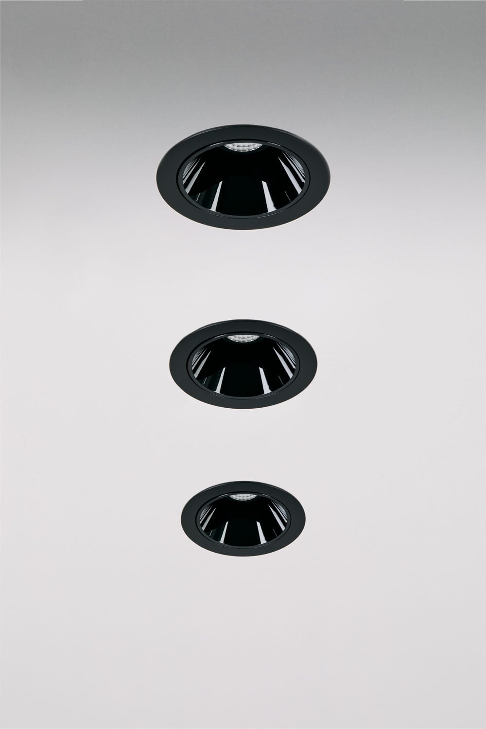 Pack of 3 recessed LED downlights with round frames Ø8 cm for outdoor use in aluminum Luisiana, imagen de galeria 1