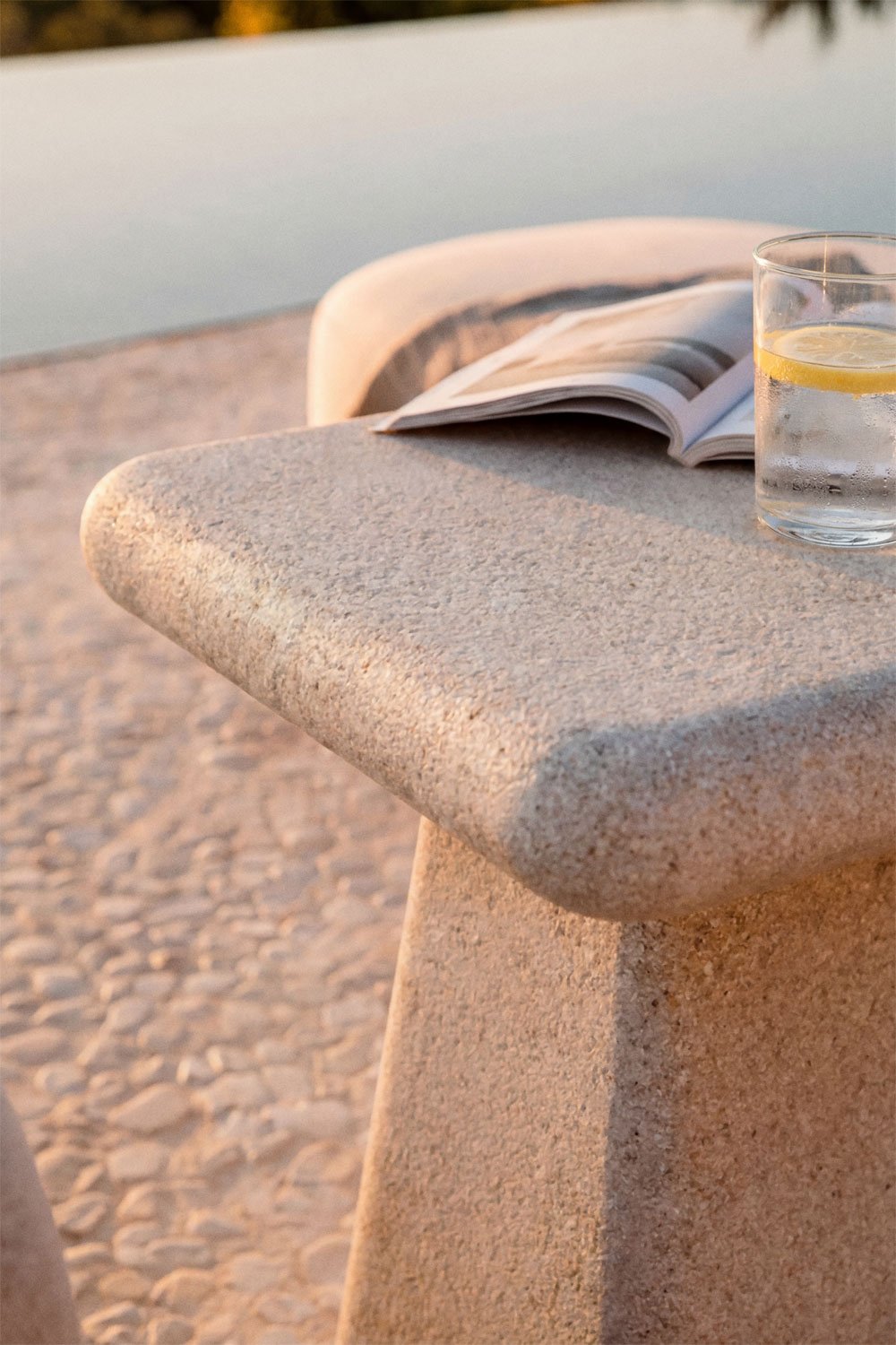 Square 45x45 cm cement Maelis garden side table, gallery image 2