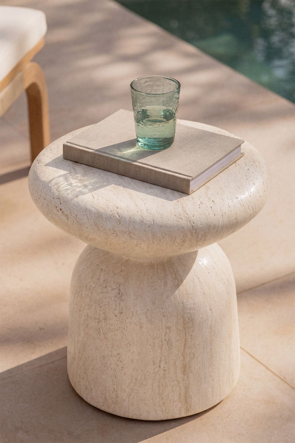 Round Ø40 cm cement Zanira garden side table, gallery image 2