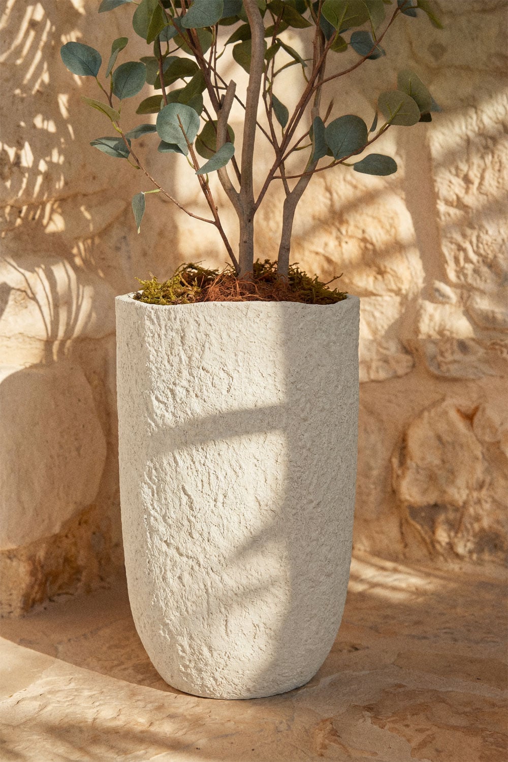 Outdoor cement planter Nuria, gallery image 2