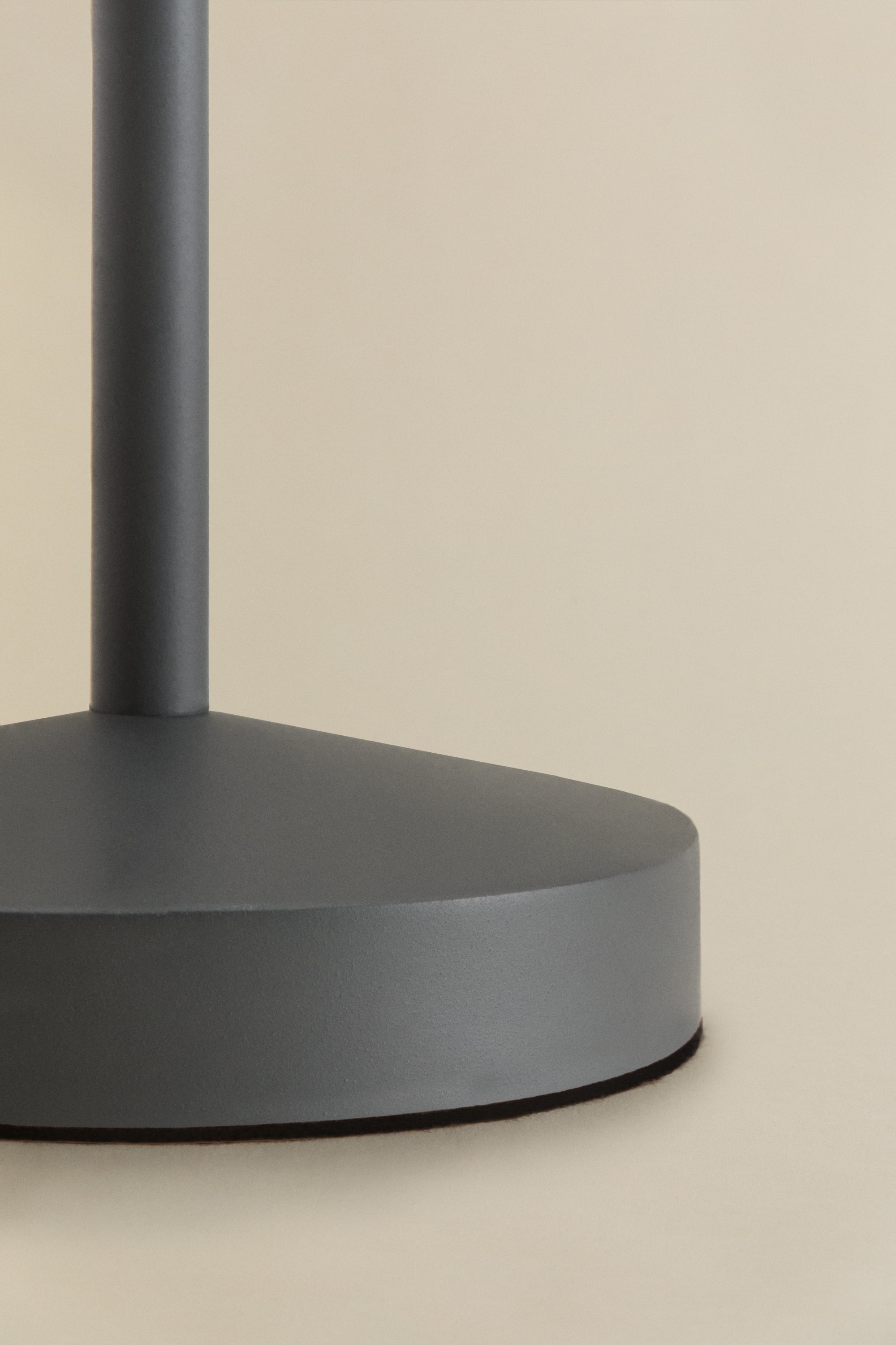 Zuniga wireless LED iron table lamp, gallery image 4