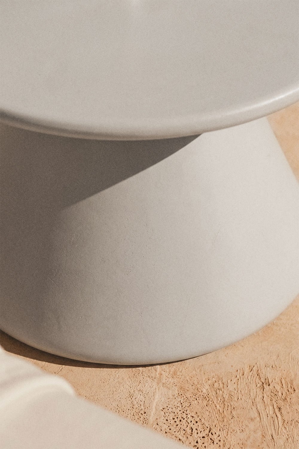 Darwys round cement umbrella base with integrated table, gallery image 2