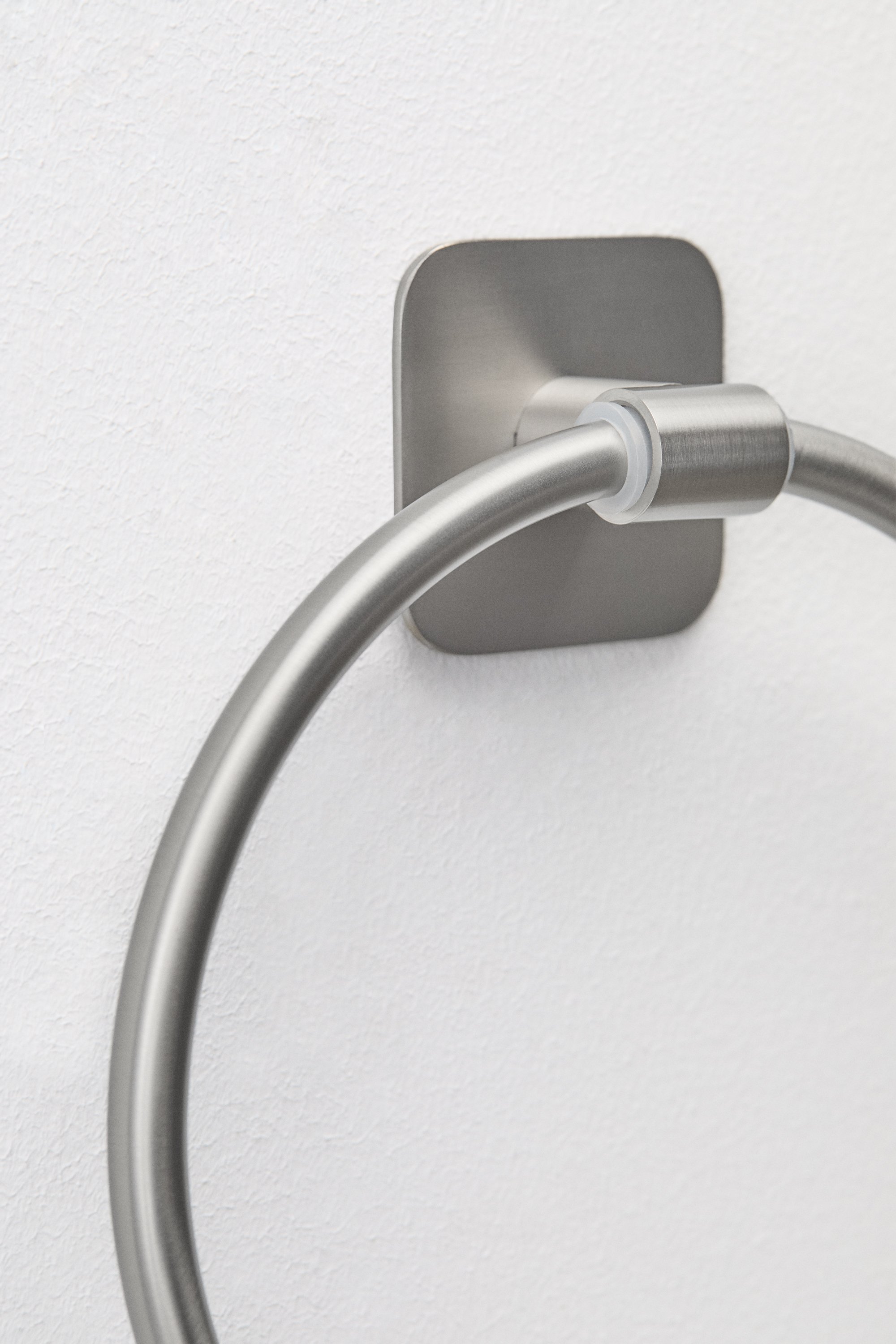 Ondreli stainless steel Ø15 cm adhesive wall towel holder for bathroom, gallery image 3