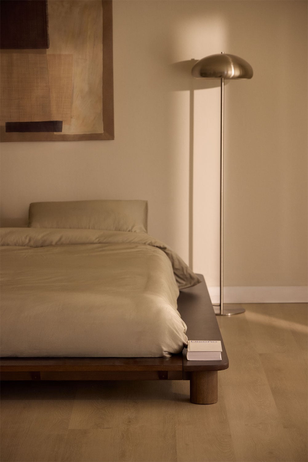 Mariselina mango wood bed, gallery image 3