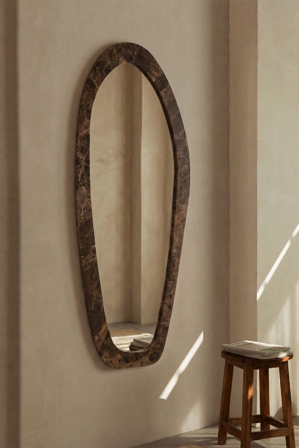 Irregular wall mirror in natural stone Urkiz, gallery image 1