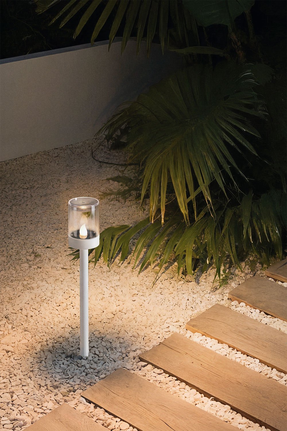 Xurde LED Solar Outdoor Beacon, gallery image 1