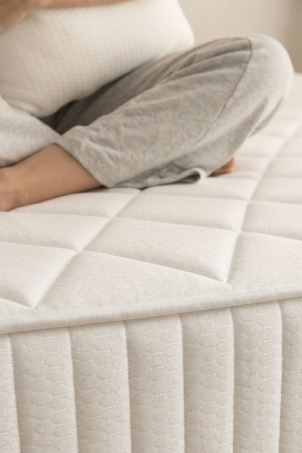 Araneiz pocket spring mattress, gallery image 2