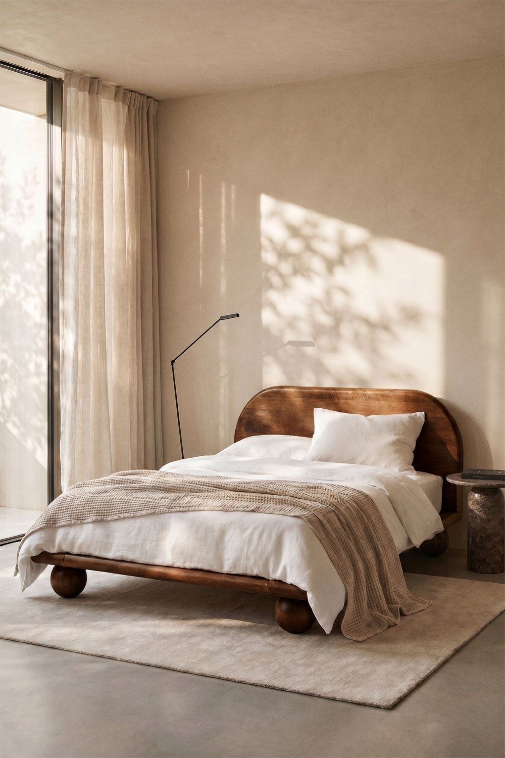 Bicheno mango wood bed, gallery image 1
