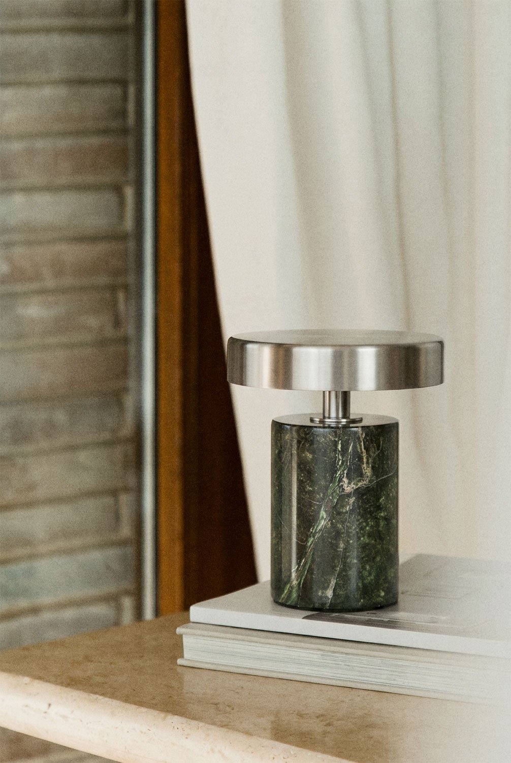 Wireless LED table lamp in iron and natural stone Isasia, gallery image 1