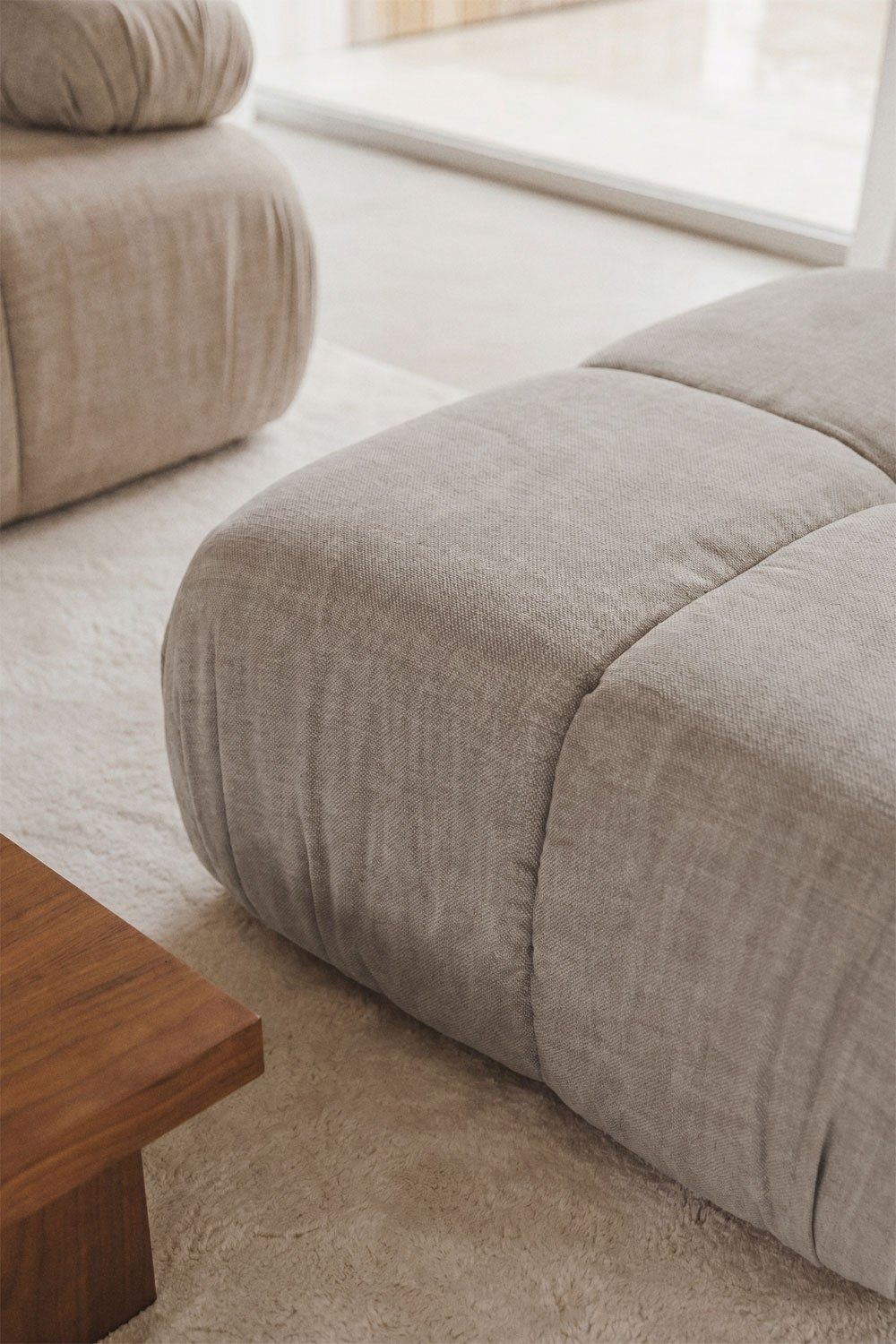 Vacuum-packed bouclé pouf Kendall, gallery image 2
