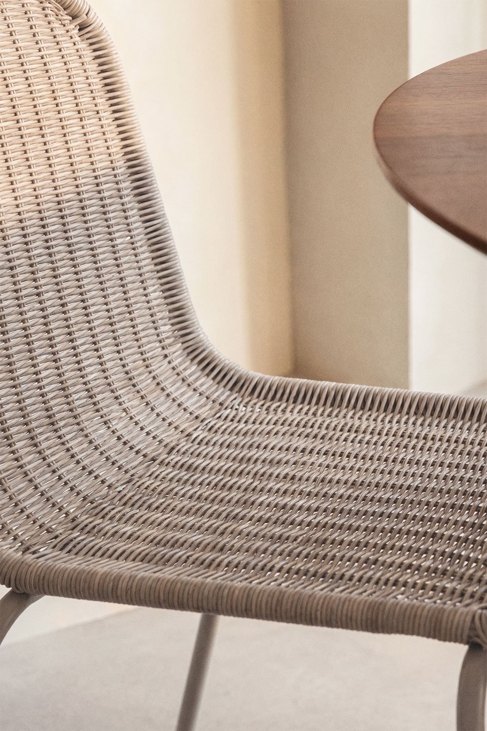 Stackable dining chair in synthetic rattan Reiven, gallery image 2