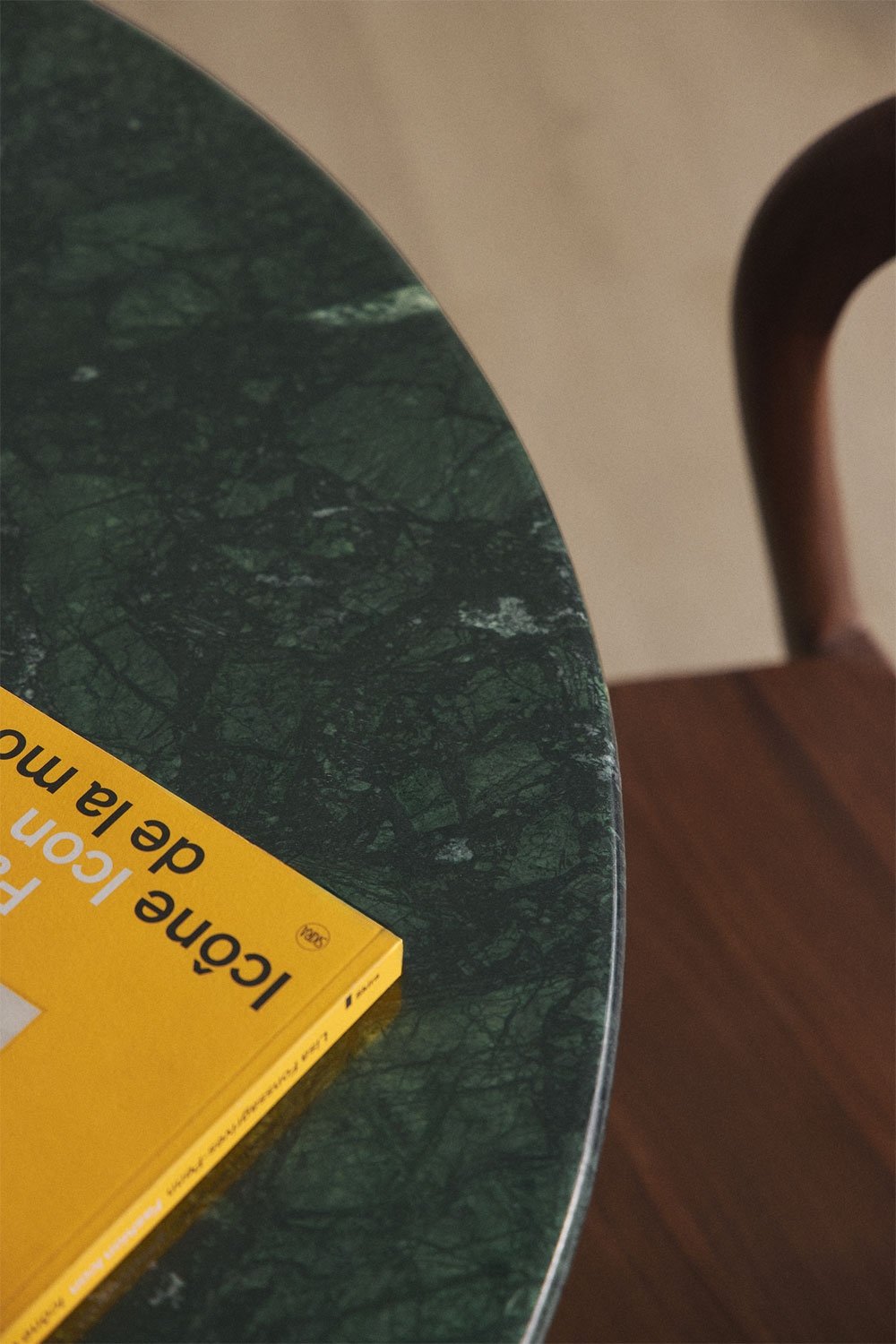 Round dining table Ø120 cm Luceida, gallery image 2