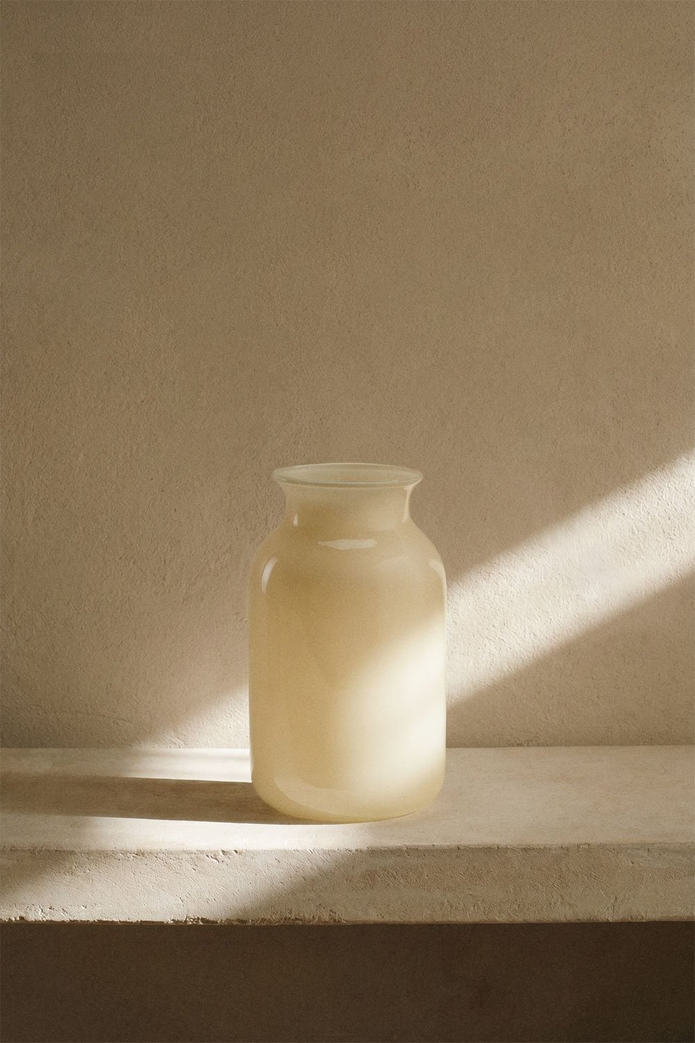 Nyvonel glass vase, gallery image 1