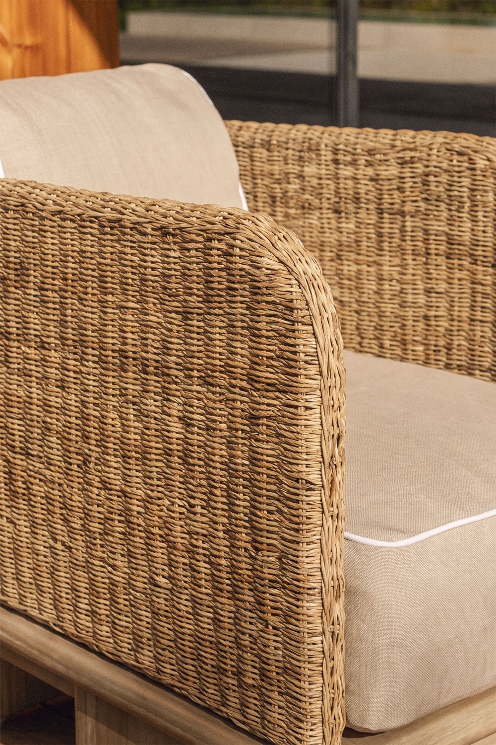 Famara garden set with 2 armchairs and 70x70 cm square coffee table in rattan and acacia wood, gallery image 2