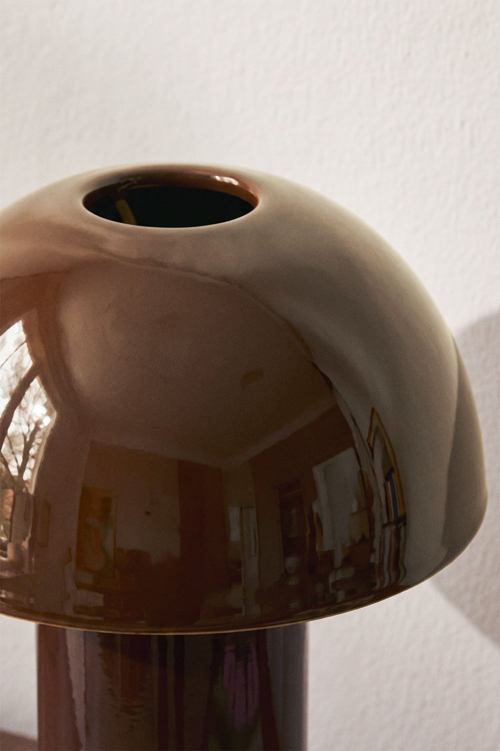 Kisvea ceramic table lamp, gallery image 2