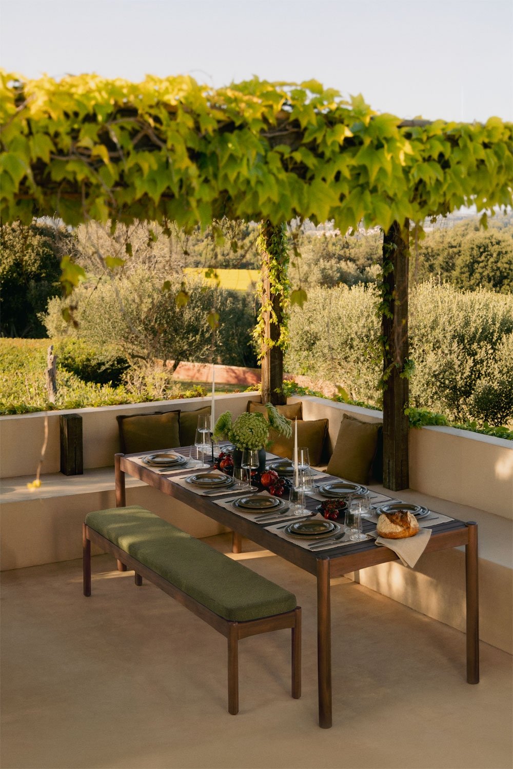 Rectangular garden table in acacia wood Karvia, gallery image 1