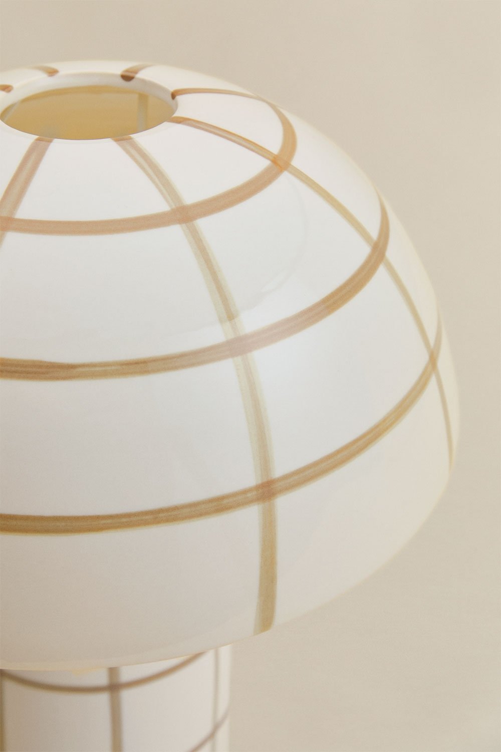 Kisvea ceramic table lamp, gallery image 5