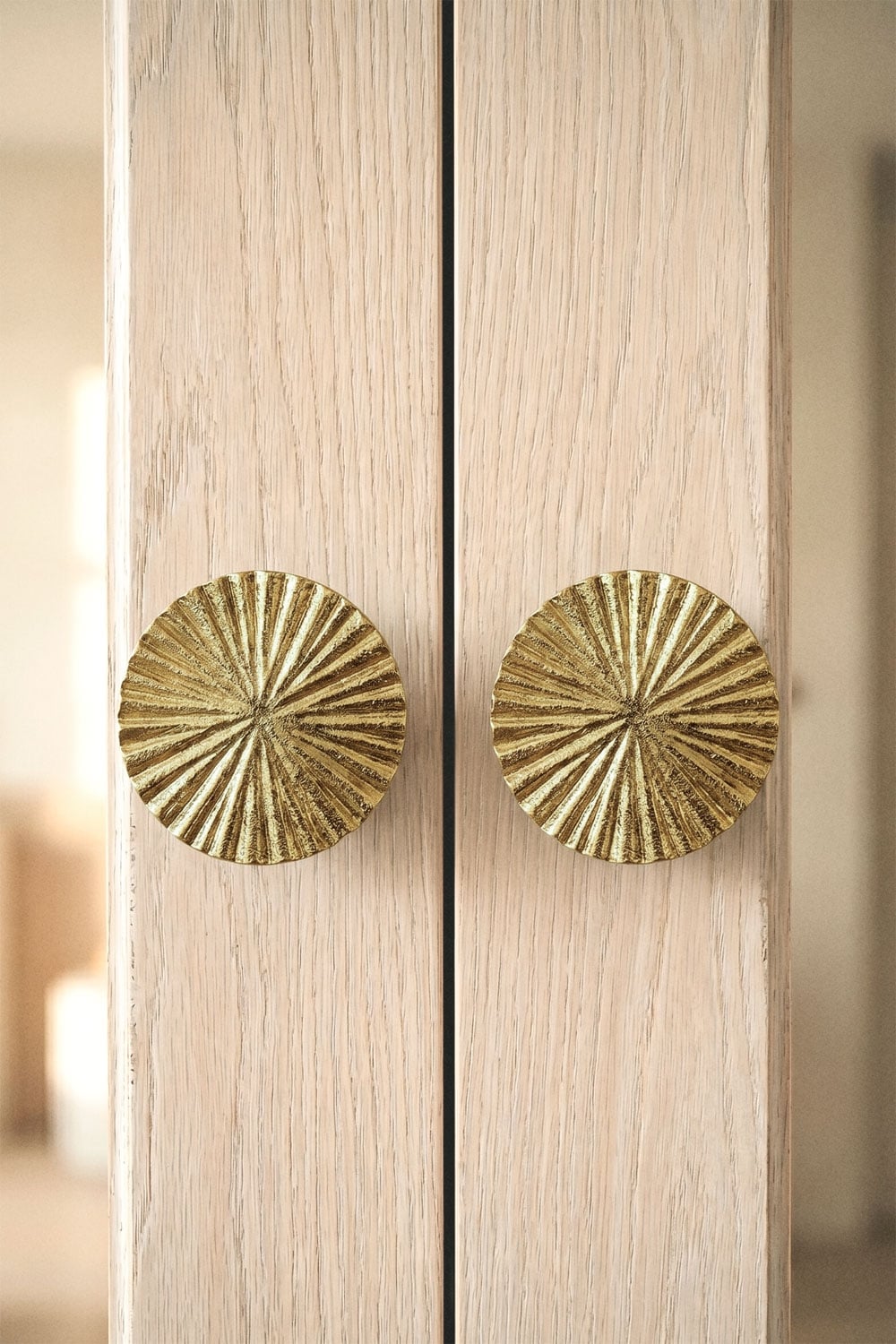 Pack of 2 Chantal iron handles, gallery image 1