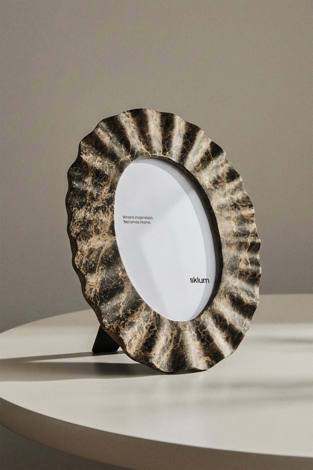 Irregular photo frame in Aiseko resin, gallery image 1