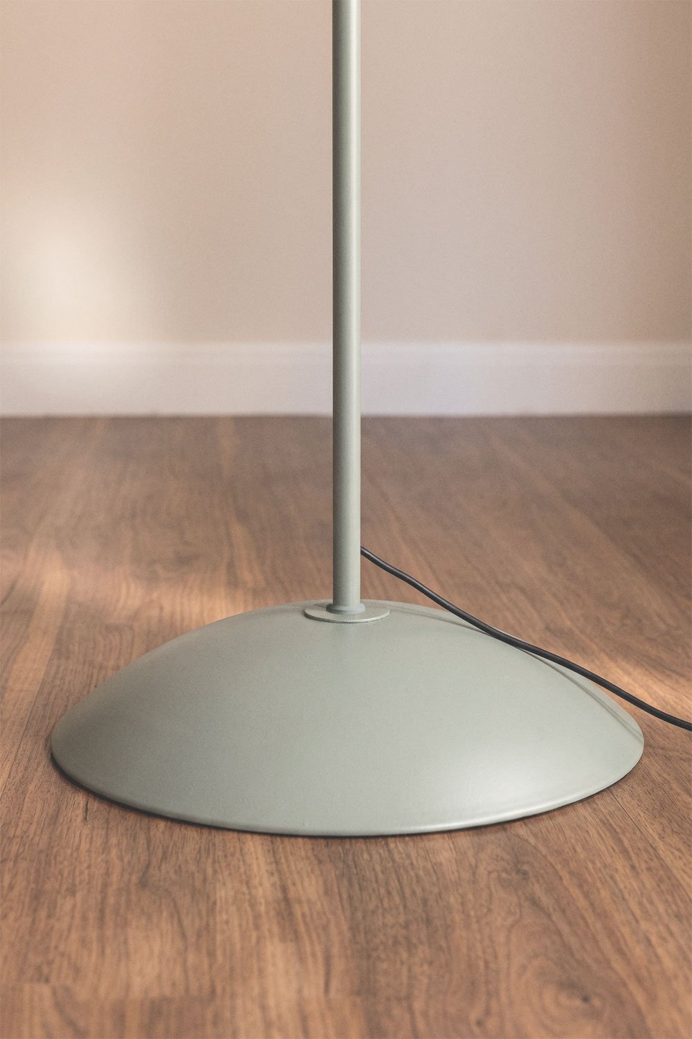 Lomira iron floor lamp, gallery image 2