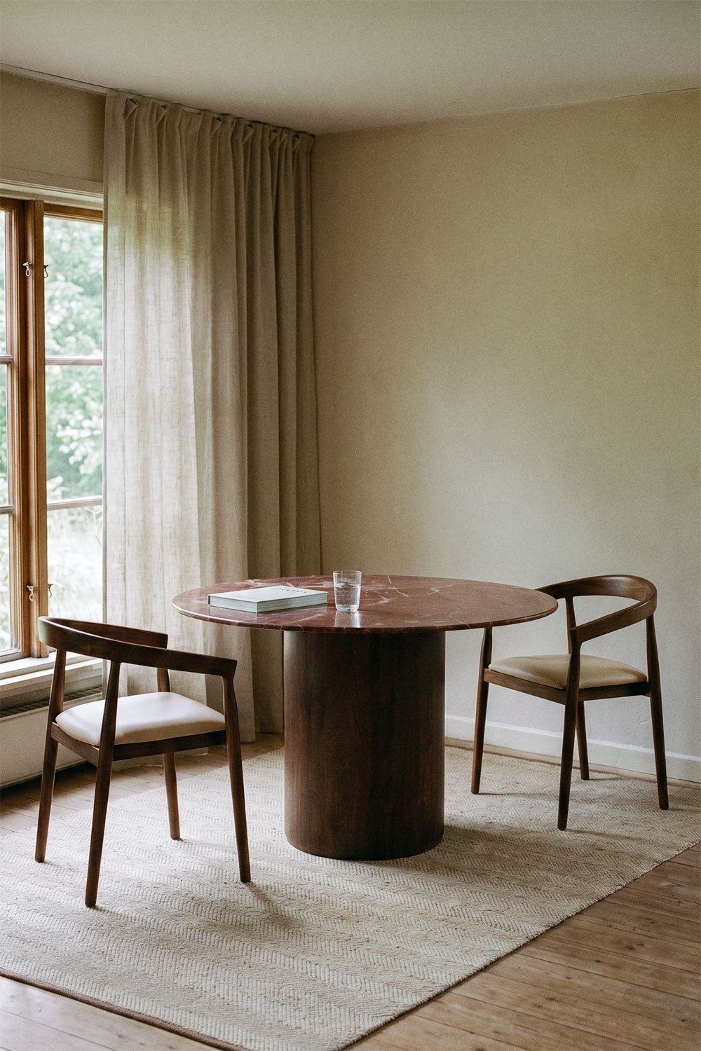 Round dining table Ø120 cm Luceida, gallery image 1