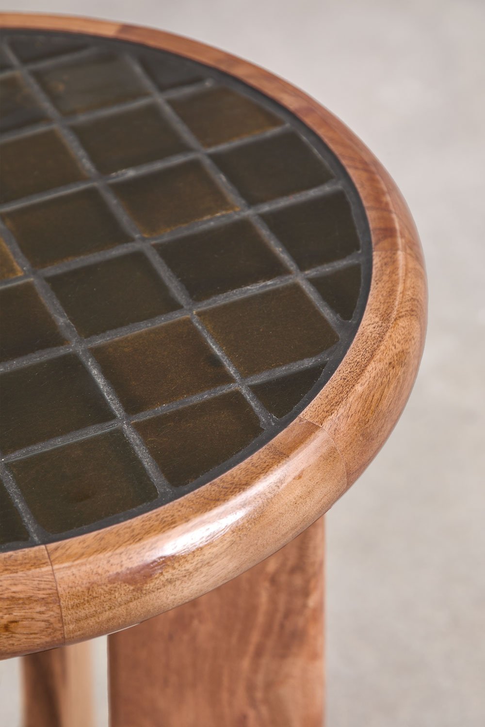 Aitana bedside table Ø40 cm in tiles and acacia wood, gallery image 4