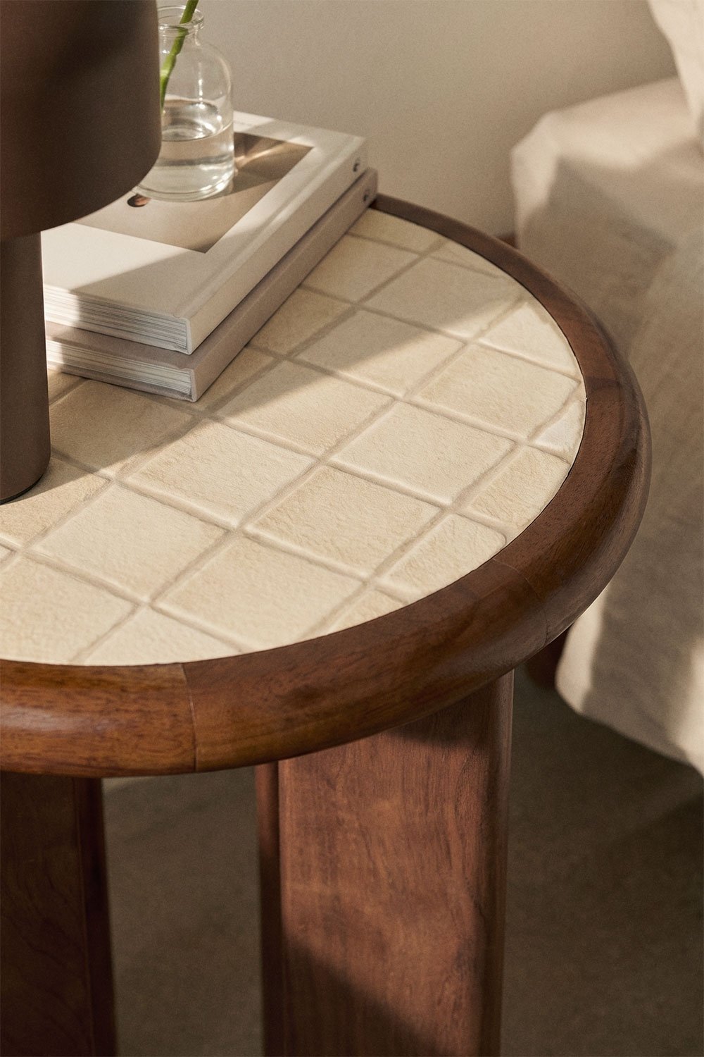 Aitana bedside table Ø40 cm in tiles and acacia wood, gallery image 2