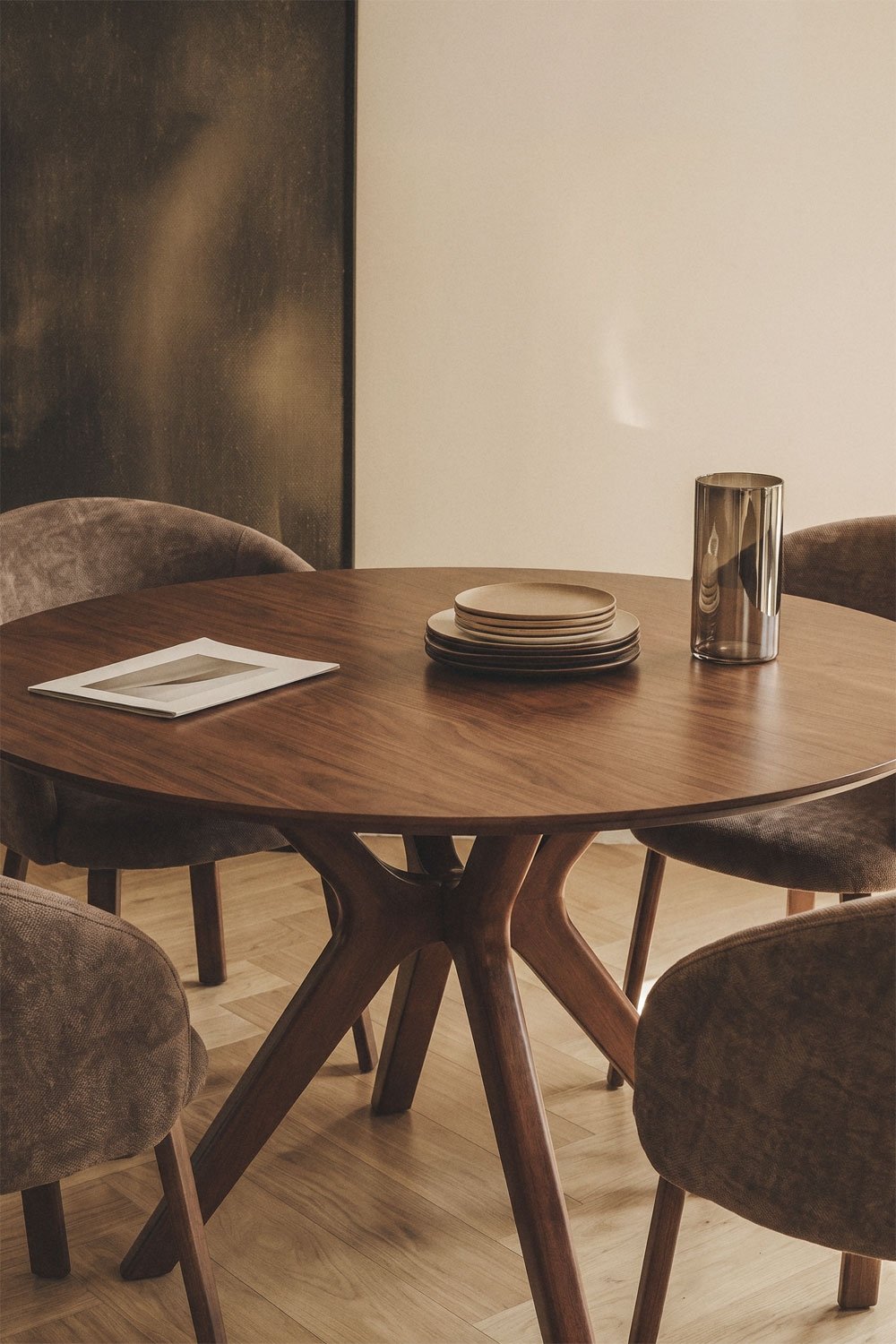 Round dining table Ø120 cm in MDF and Arnaiz rubber wood veneer, gallery image 2