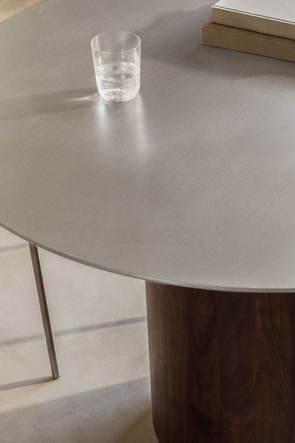 Round dining table Ø120 cm Luceida, gallery image 2