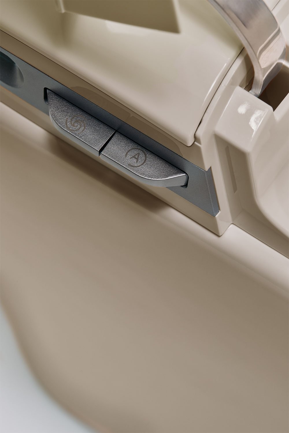 Saloa Basic ceramic smart toilet, gallery image 8