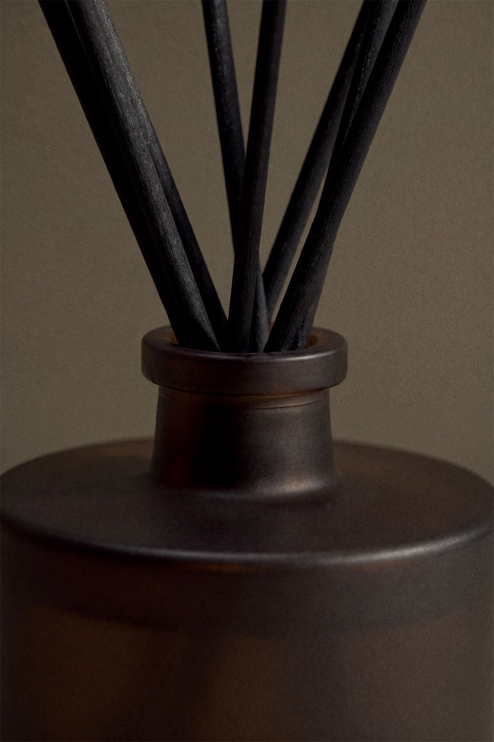 Amber Woods 100 ml Reed Diffuser in Glass, gallery image 2
