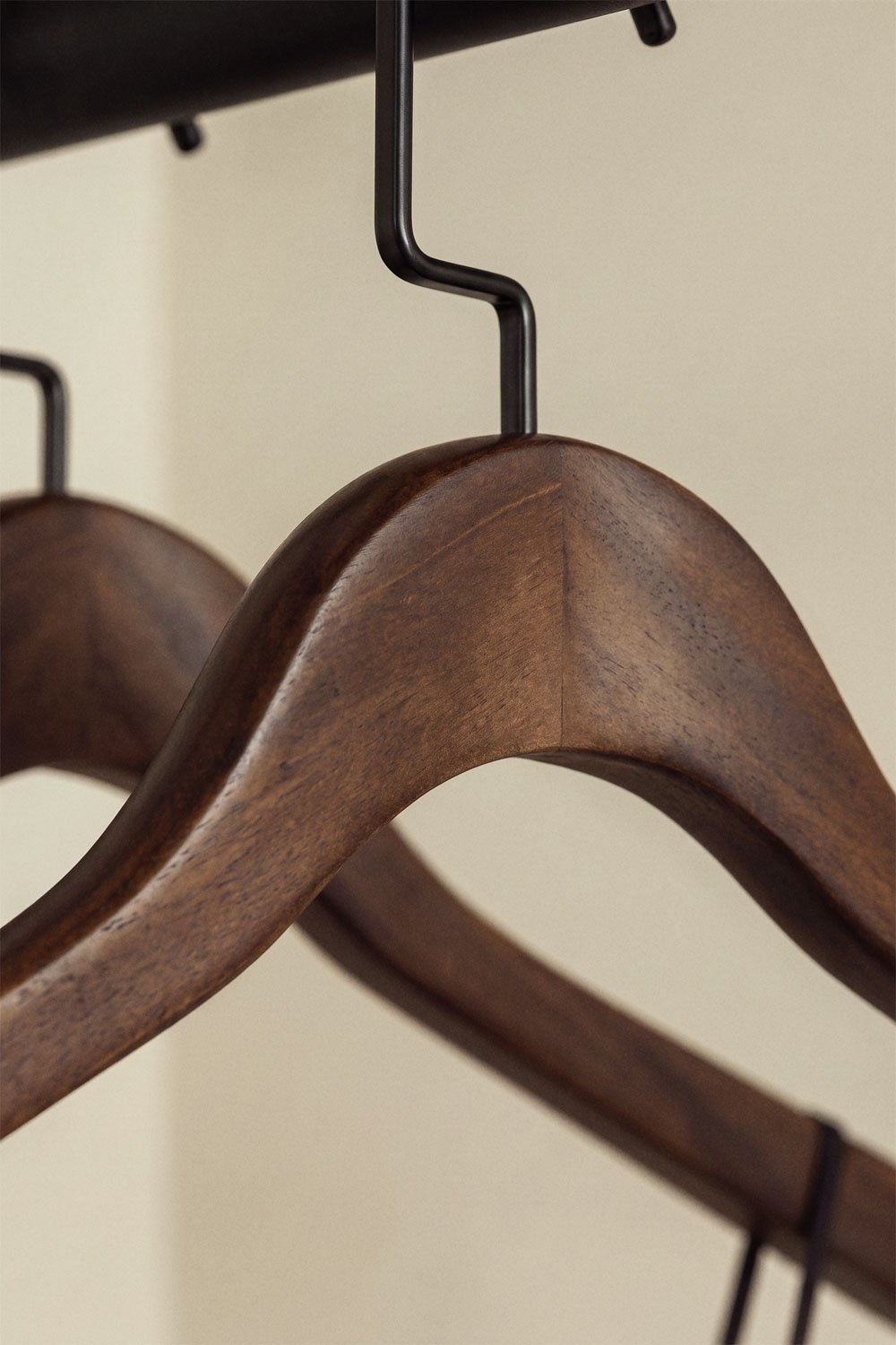Pack of 4 Rita wooden and steel hangers, gallery image 2