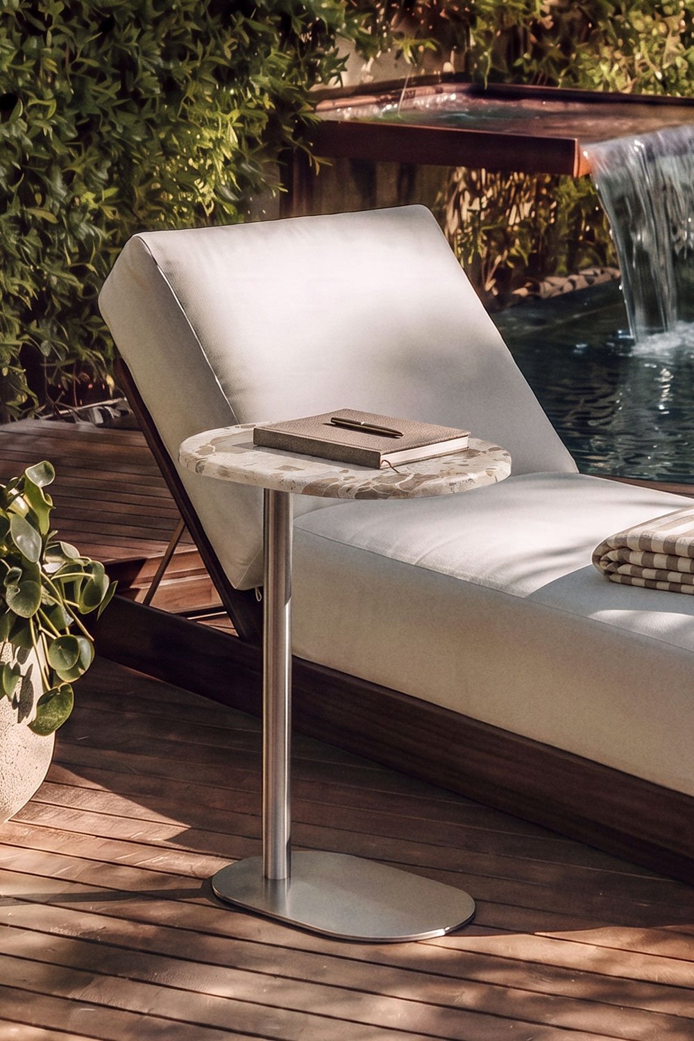 Oval garden side table 45x25 cm in stainless steel and marble Lumair, gallery image 1