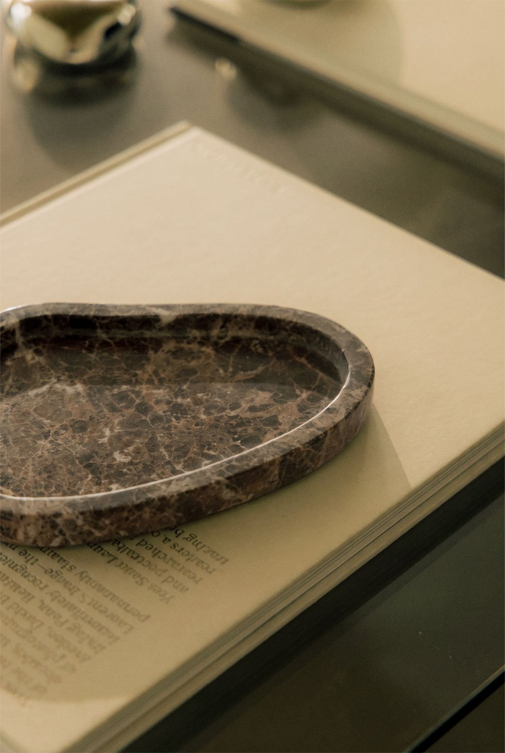 Orivando marble decorative tray, gallery image 2