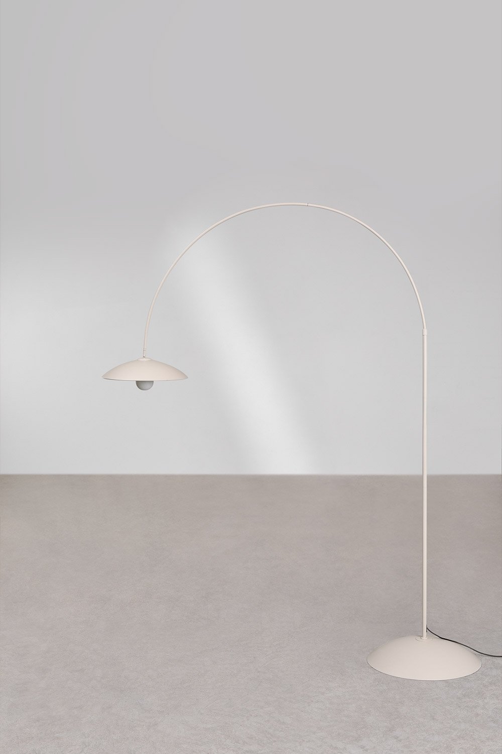Lomira iron outdoor floor lamp, gallery image 4