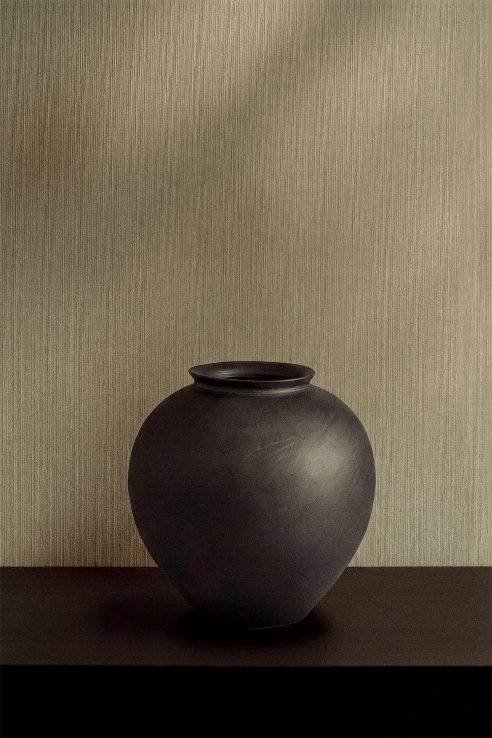 Kirsten ceramic vase, gallery image 1