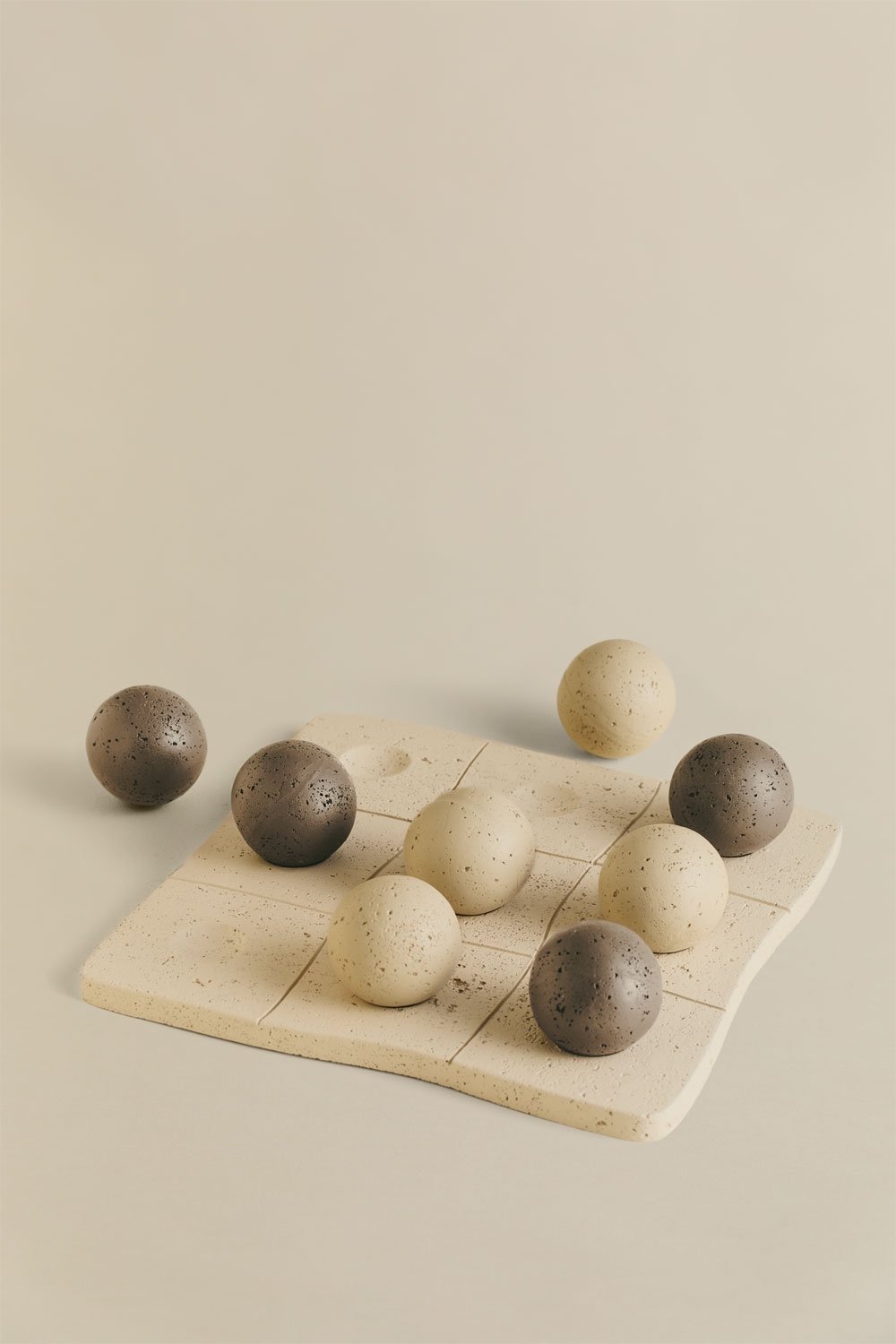 Enaitz resin tic-tac-toe game, gallery image 3