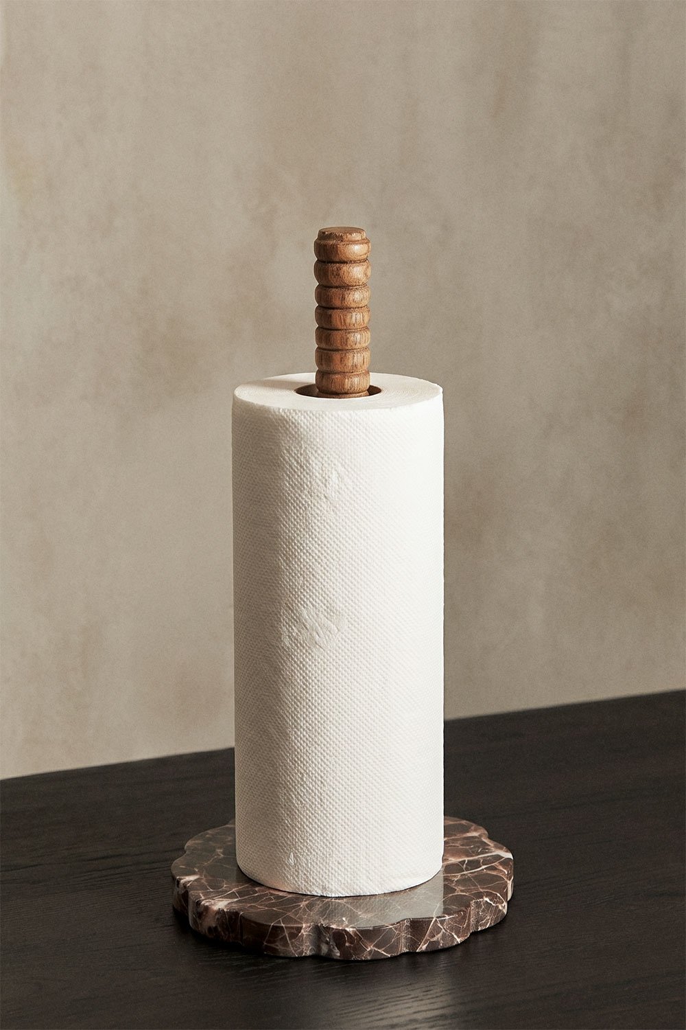 Acacia wood and marble kitchen paper towel holder Dazuni, gallery image 1